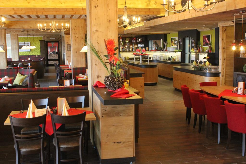 Hotel Lohninger-Schober Санкт-Георген-им-Аттергау Экстерьер фото