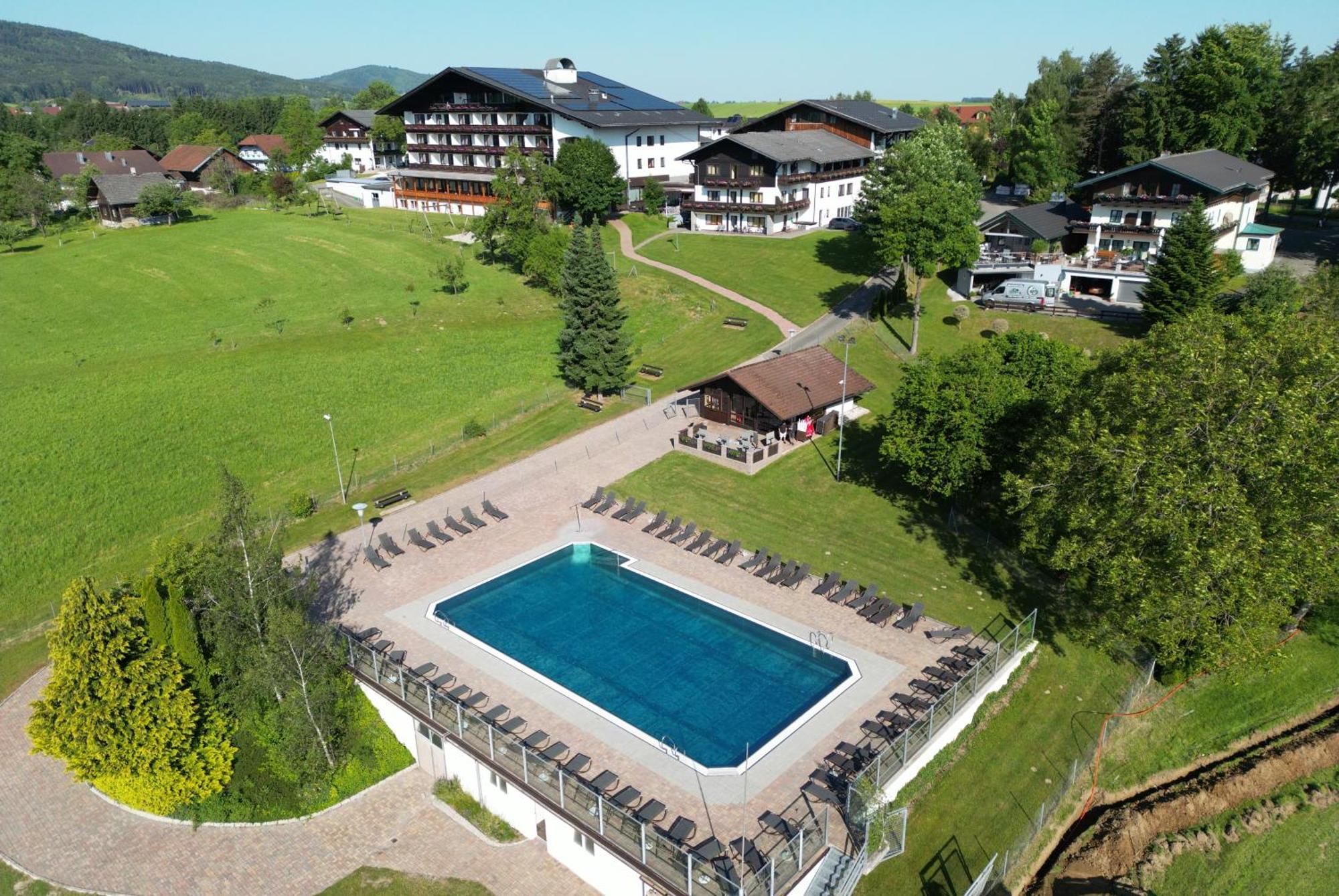 Hotel Lohninger-Schober Санкт-Георген-им-Аттергау Экстерьер фото