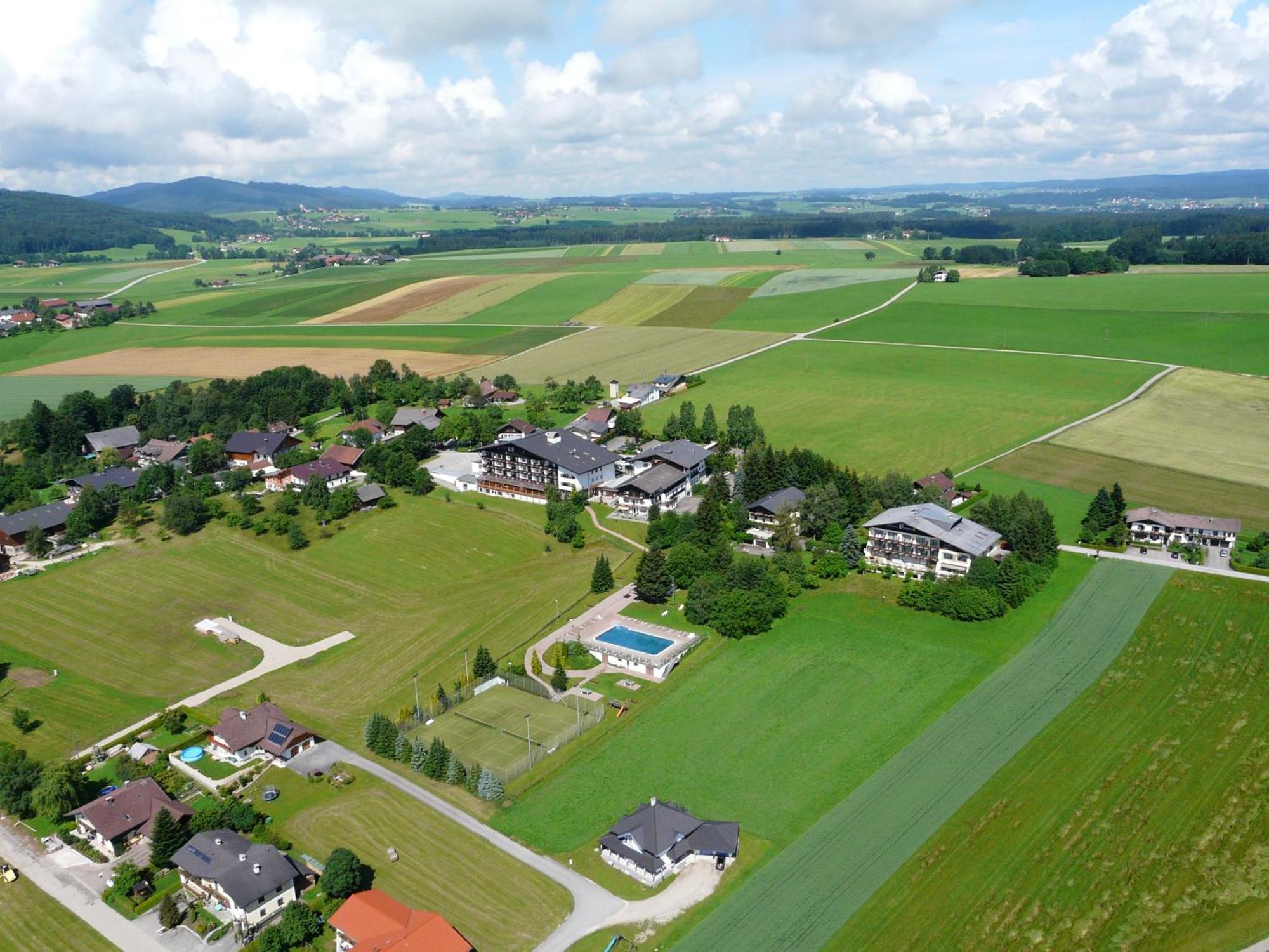 Hotel Lohninger-Schober Санкт-Георген-им-Аттергау Экстерьер фото