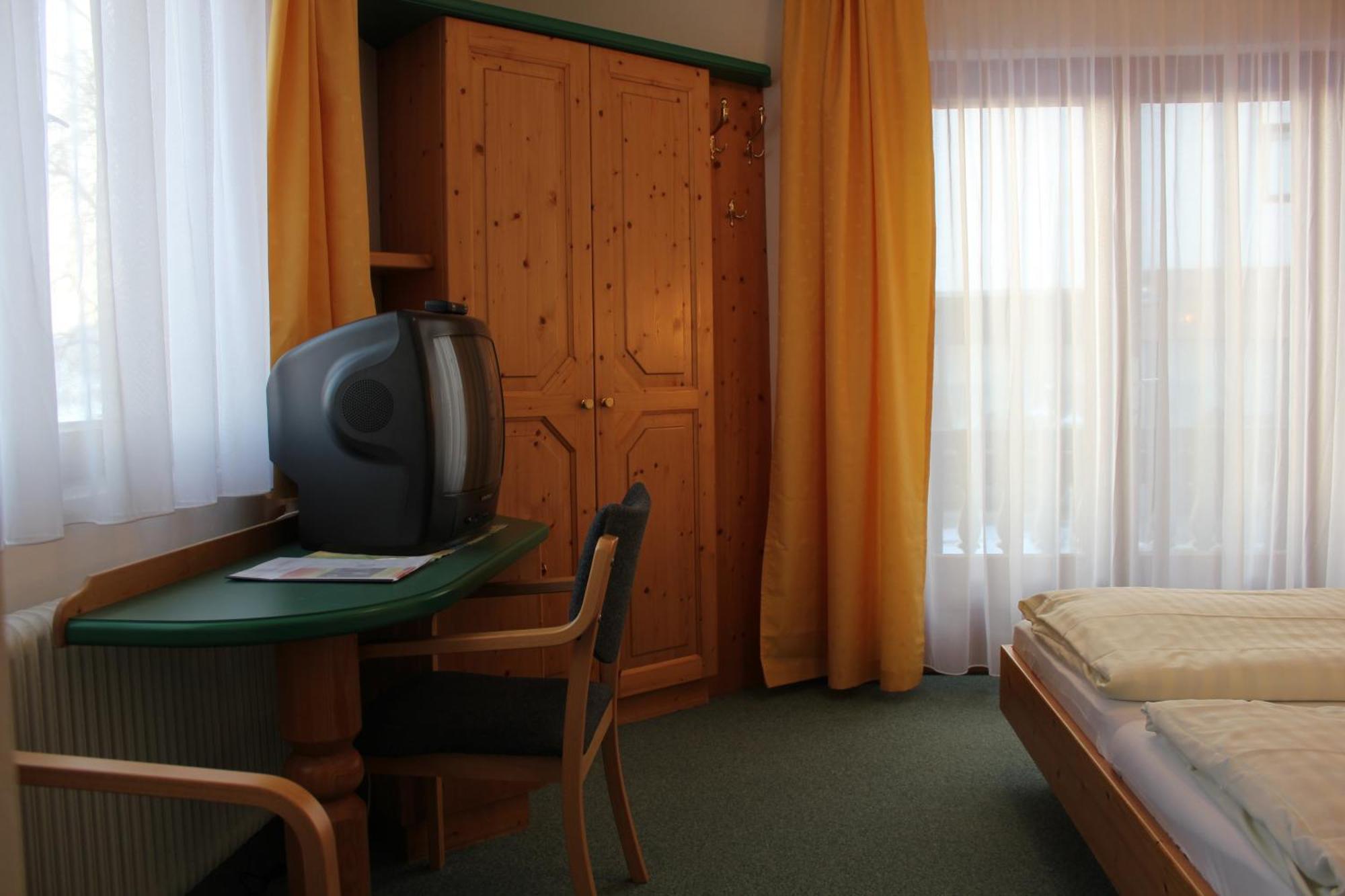 Hotel Lohninger-Schober Санкт-Георген-им-Аттергау Номер фото