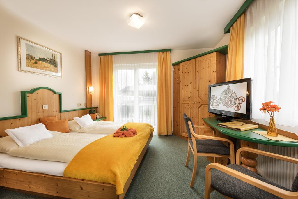 Hotel Lohninger-Schober Санкт-Георген-им-Аттергау Экстерьер фото