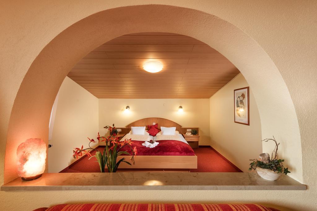 Hotel Lohninger-Schober Санкт-Георген-им-Аттергау Экстерьер фото