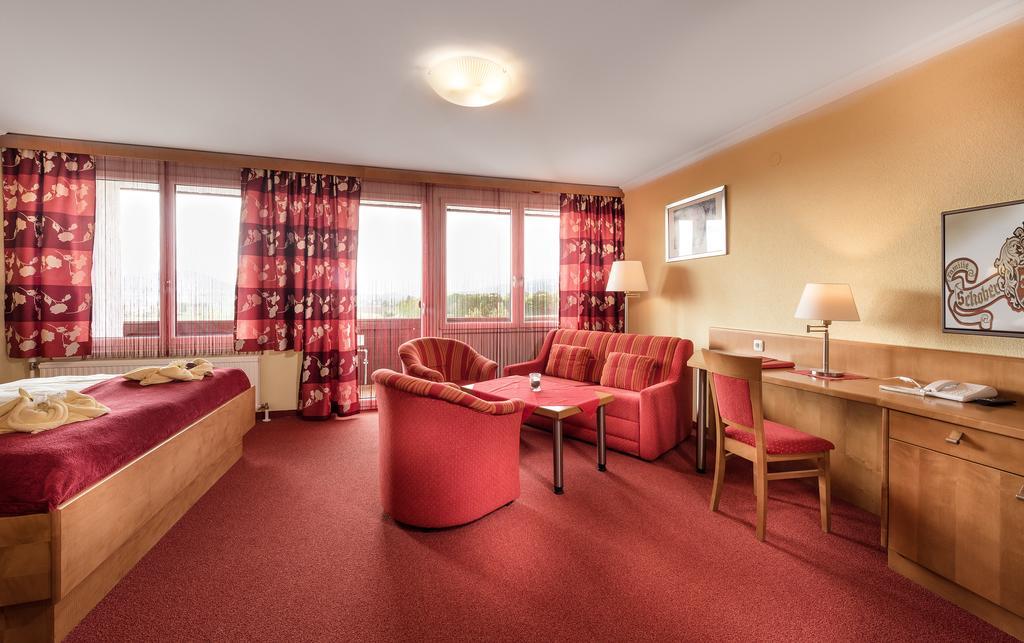 Hotel Lohninger-Schober Санкт-Георген-им-Аттергау Экстерьер фото
